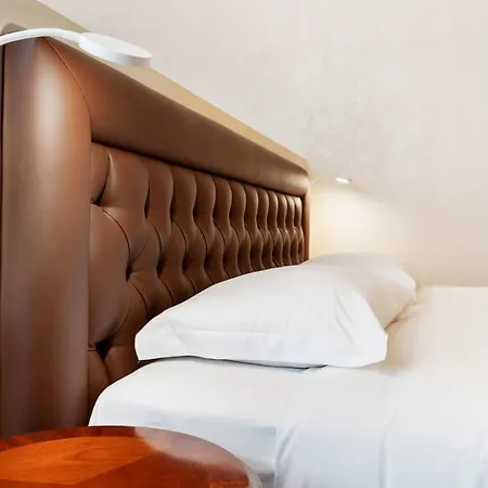 Pantheon Escape * Rom